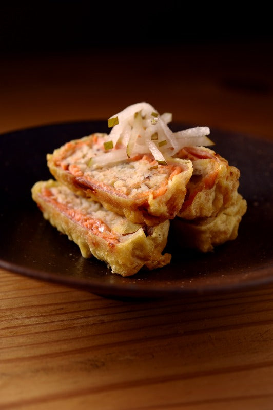スモークサーモンの生ハム巻き揚げ