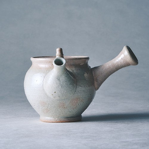 灰釉御本 急須 – TOU