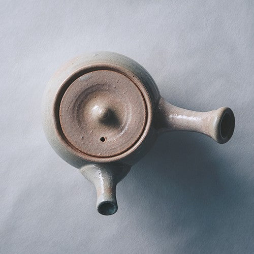 灰釉御本 急須 – TOU