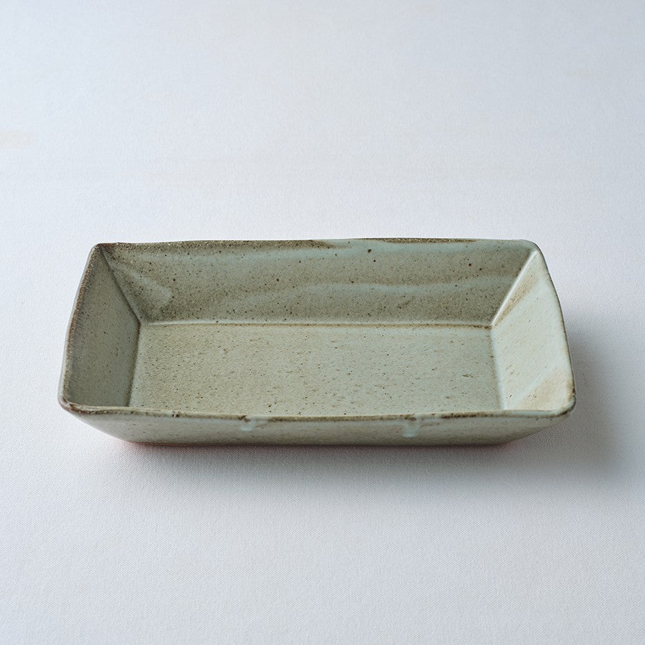 灰釉 長角深皿 – TOU