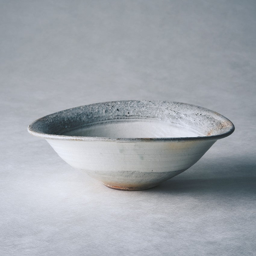 渕荒粉引 たわみ6寸中鉢 – TOU 渕荒粉引 たわみ6寸中鉢 – TOU