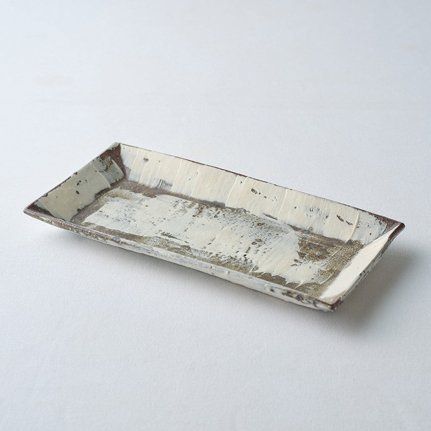 荒戸白刷毛目 長角皿M – TOU